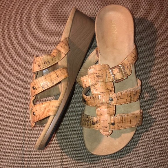 Vionic Corkscrew Wedge - Picture 2 of 7